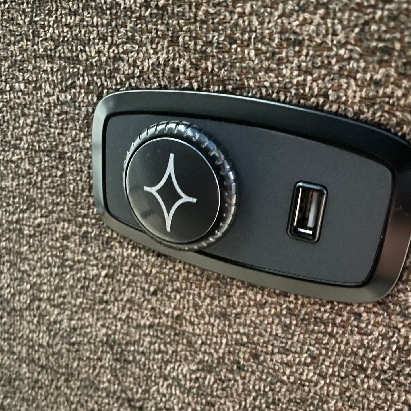 6MZ54 Power Recliner