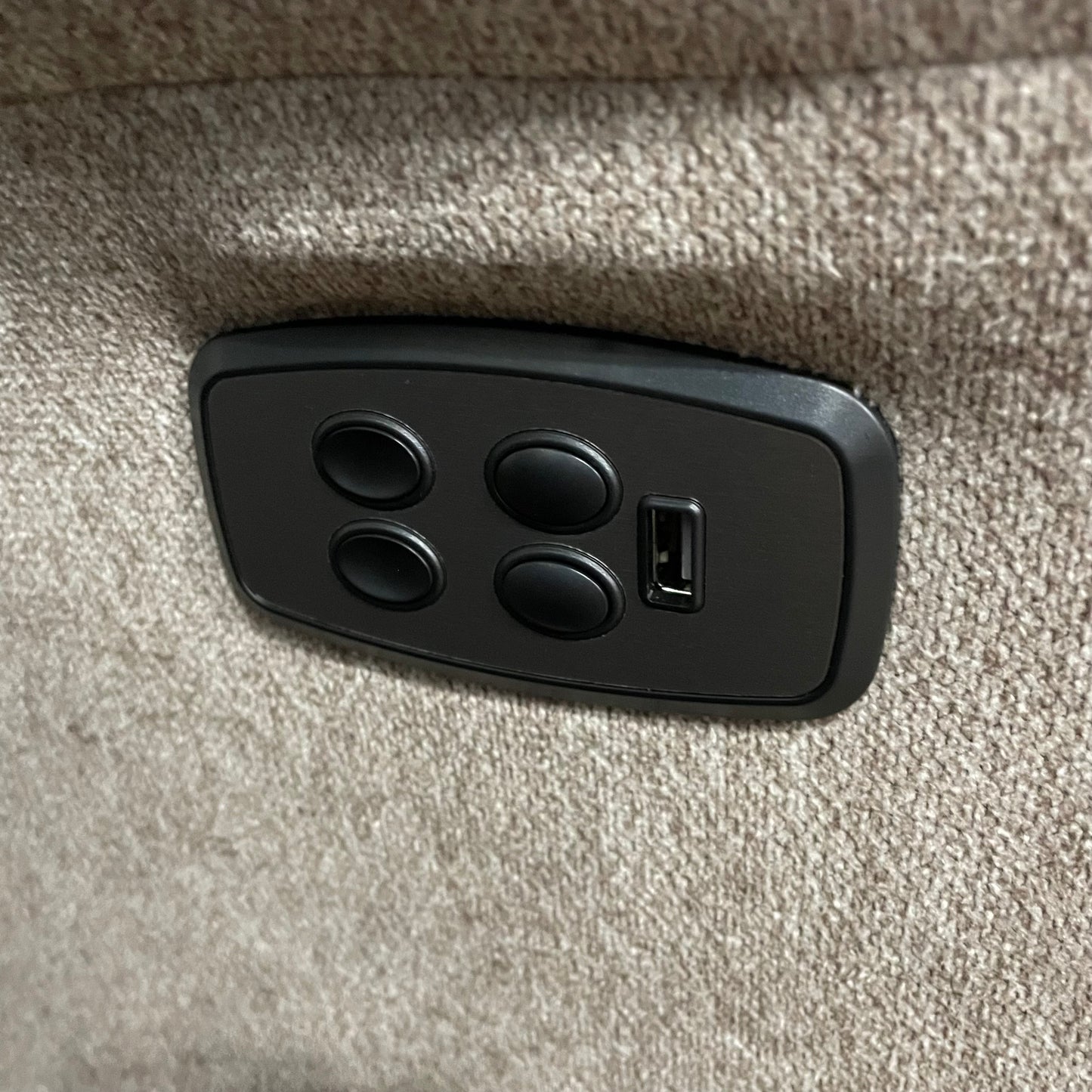 9MZ84 Power Recliner