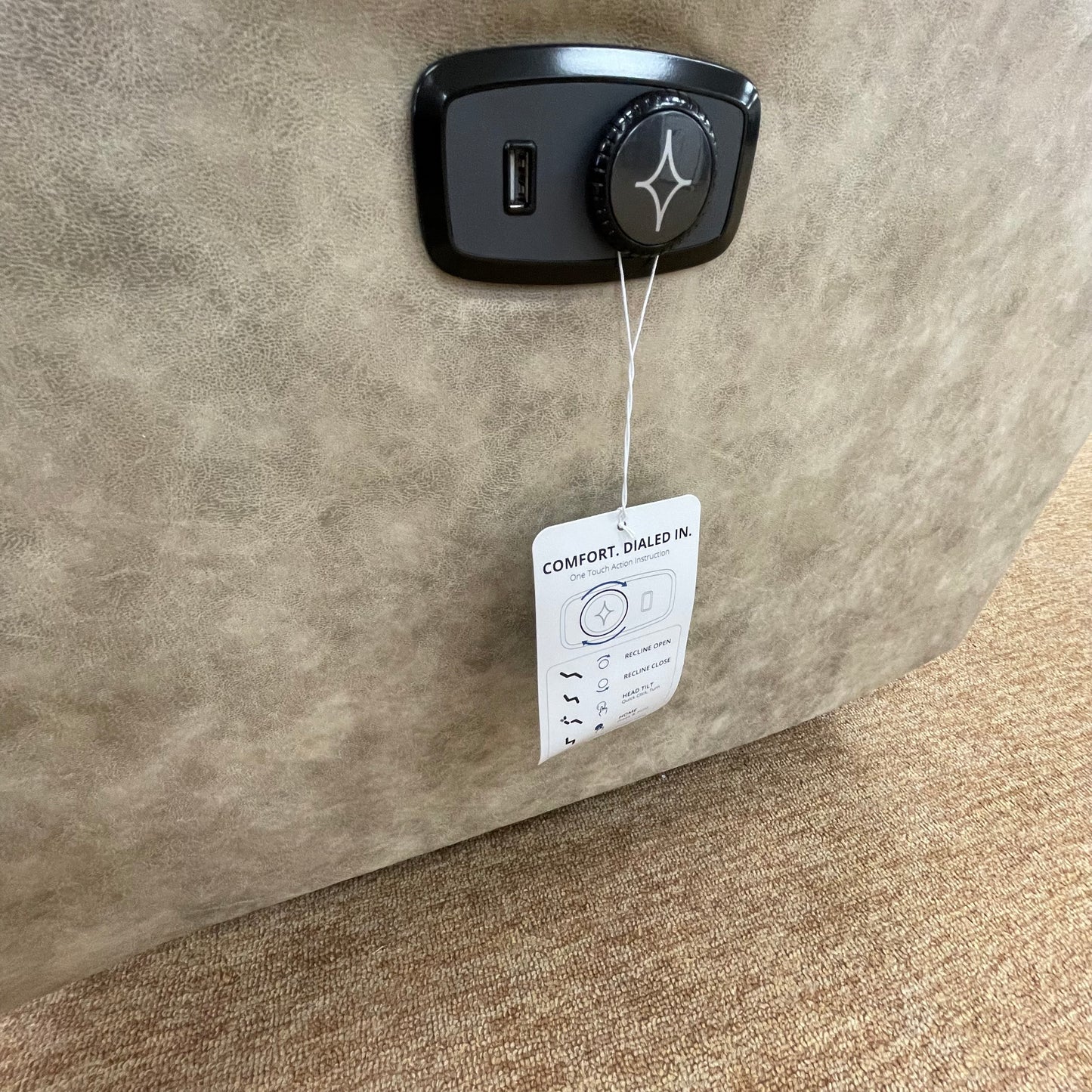 Brinley (L700) Reclining Loveseat